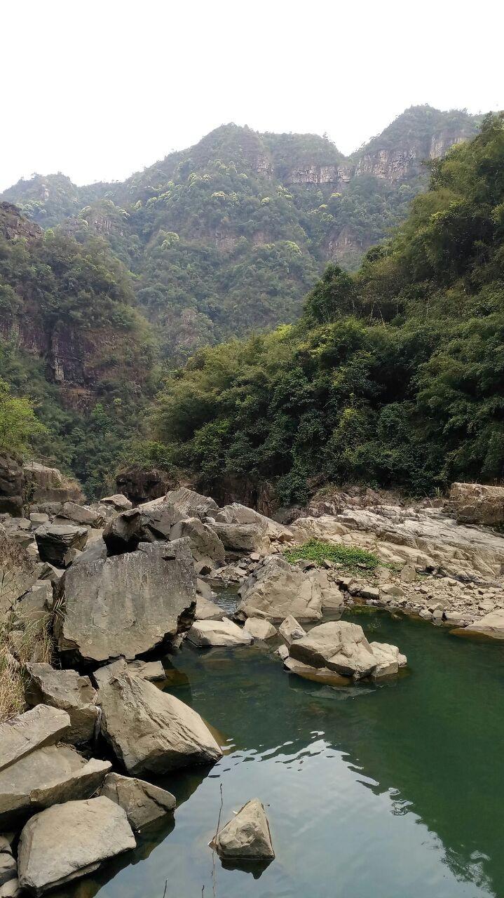 乳源大峡谷环境很好,但需要一定的体力,很多很陡的台阶,全程抓-韶关