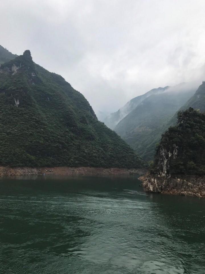 巫峡不愧是长江三峡中的著名景区,尤其是神女峰!