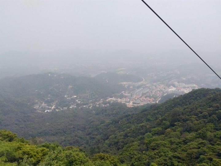 罗浮山景区还可以吧,去二次了,缆车很坑的,不到山顶,只到山的三分之一