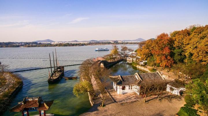 鼋头渚号称太湖风景绝佳处,是无锡一个5a级的景点,的