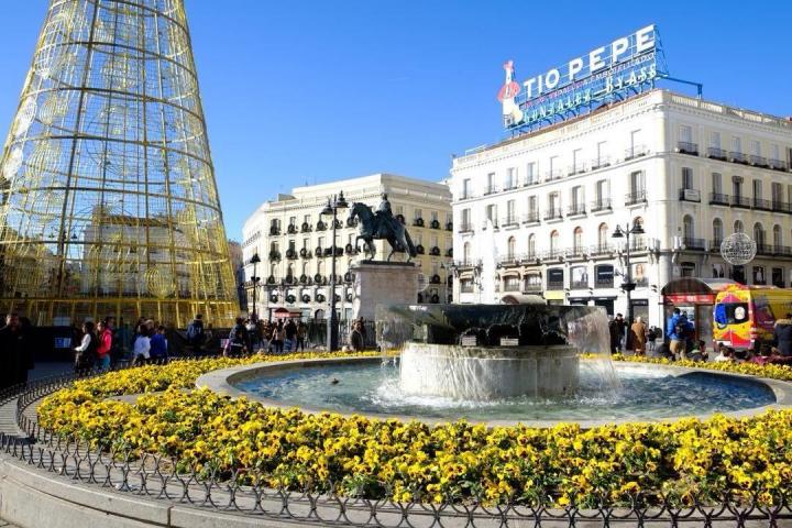 太阳门广场也算马德里的第三大地标了非常漂亮