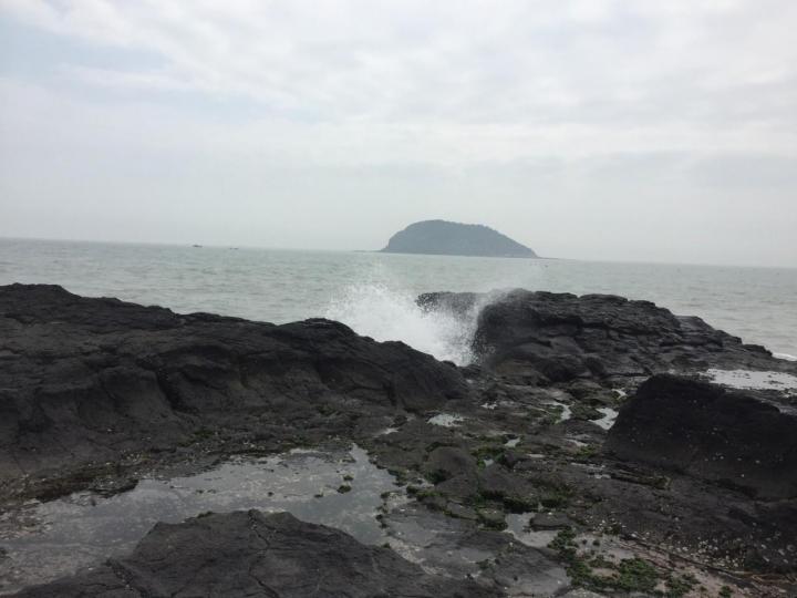漳州火山岛是一处火山喷发后形成的地质遗迹.个人感觉