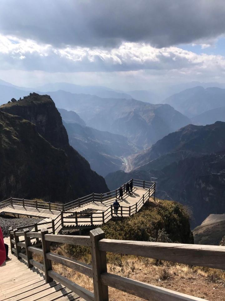 第一次来大山包,天气不是很好,没有看到云海,中午到的