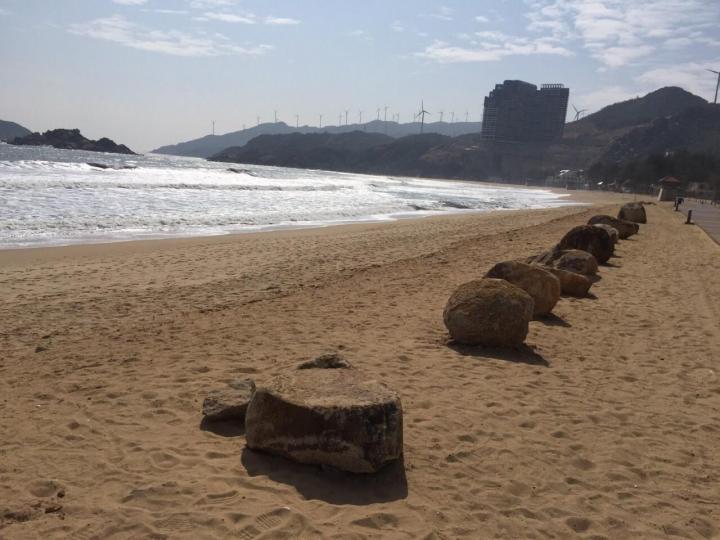 南澳岛上的青澳湾景区包括北回归线标志广场的海滩非常漂亮认为比