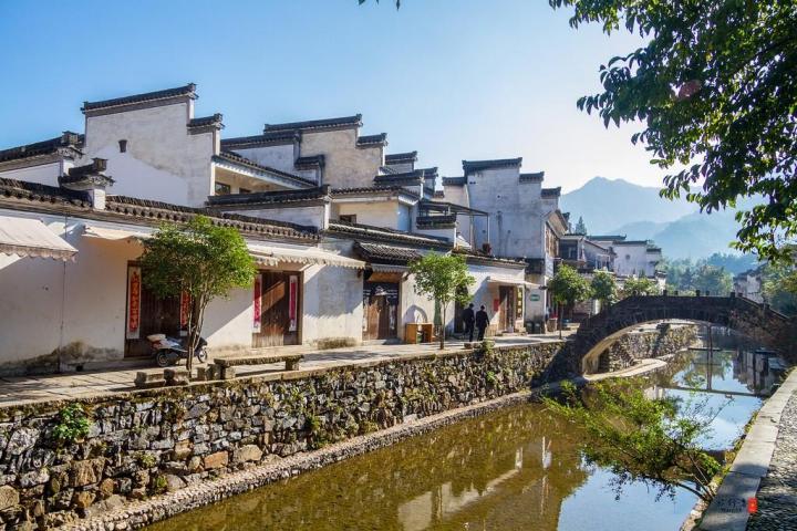 龙川风景区绩溪的龙川风景区,也是这座徽州古城的缩影,这里河道-宣城