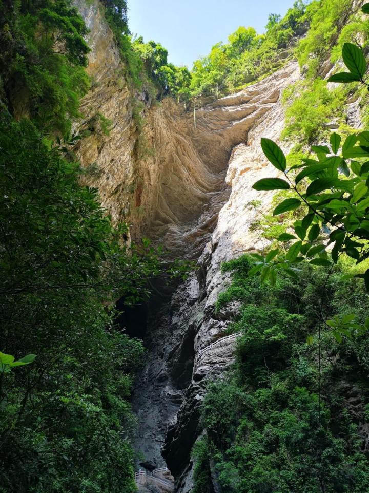 龙水峡地缝