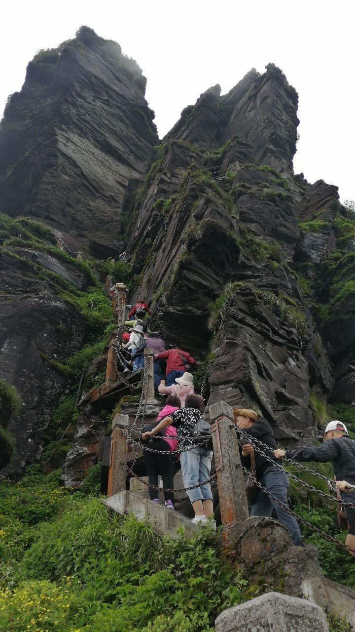 梵净山景色是不错,就是难排队,早上七八点,排队到午时,上山坐-铜仁