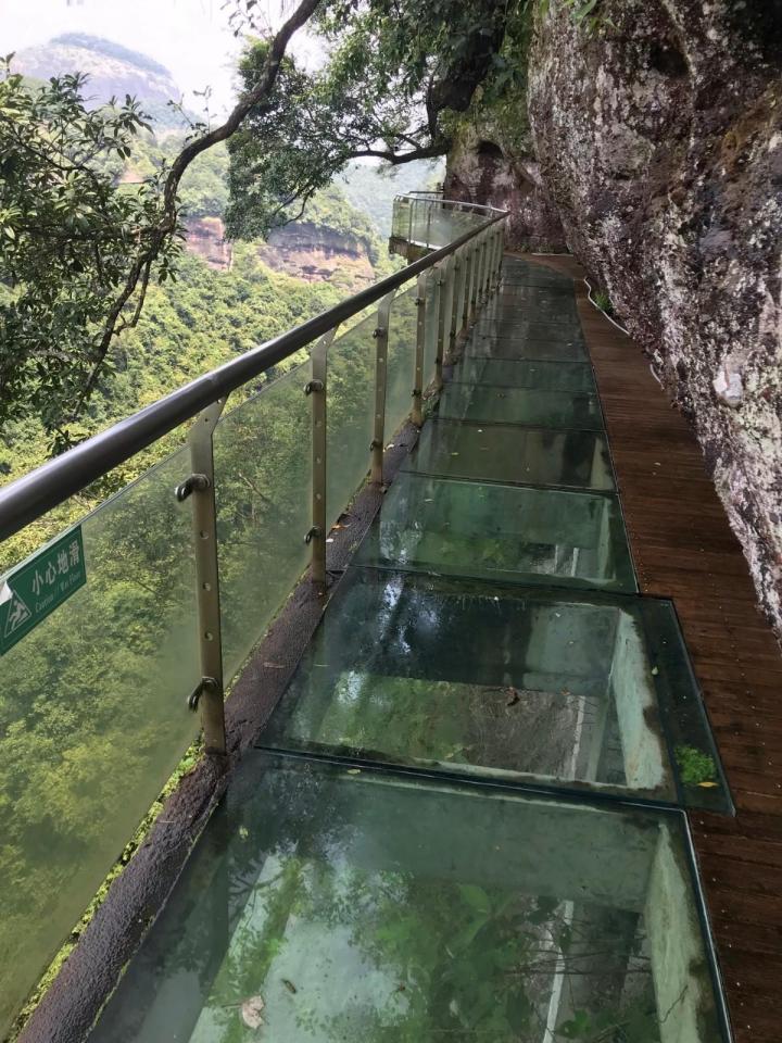 五指石景区位于梅州平远县差干镇内,为粤东著名的丹霞地貌旅游胜地