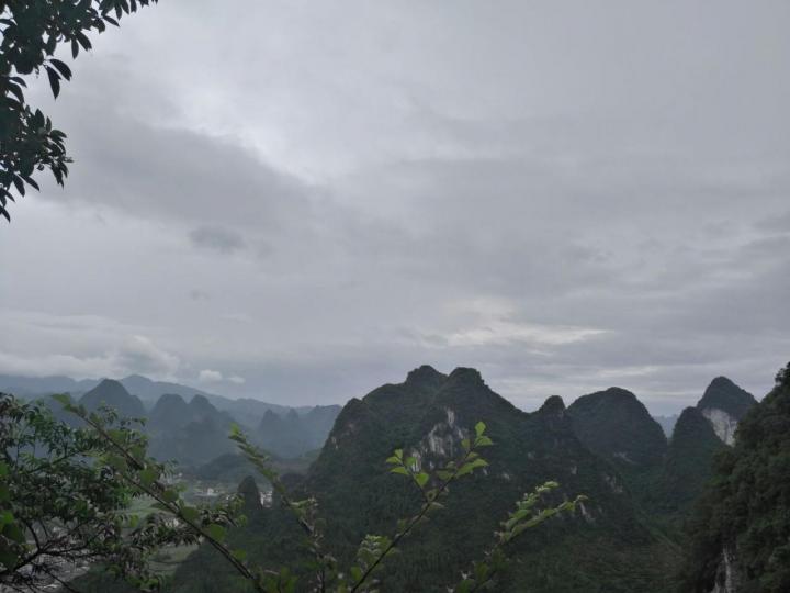 老寨山确实值得一去,首先该景点不需要任何门票,上山的路还是有-阳朔