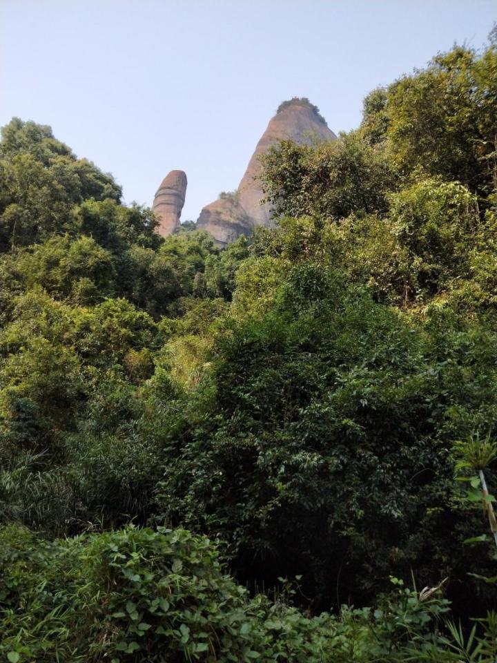 长老峰我们是早上五点起来,六点多坐索道上山看日出