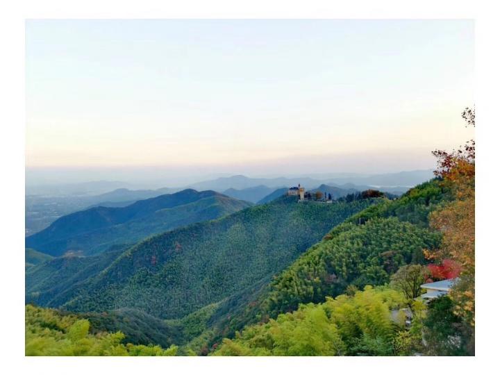 莫干山风景名胜区位于浙江省湖州市德清县,属天目山余脉,主峰塔山海拔