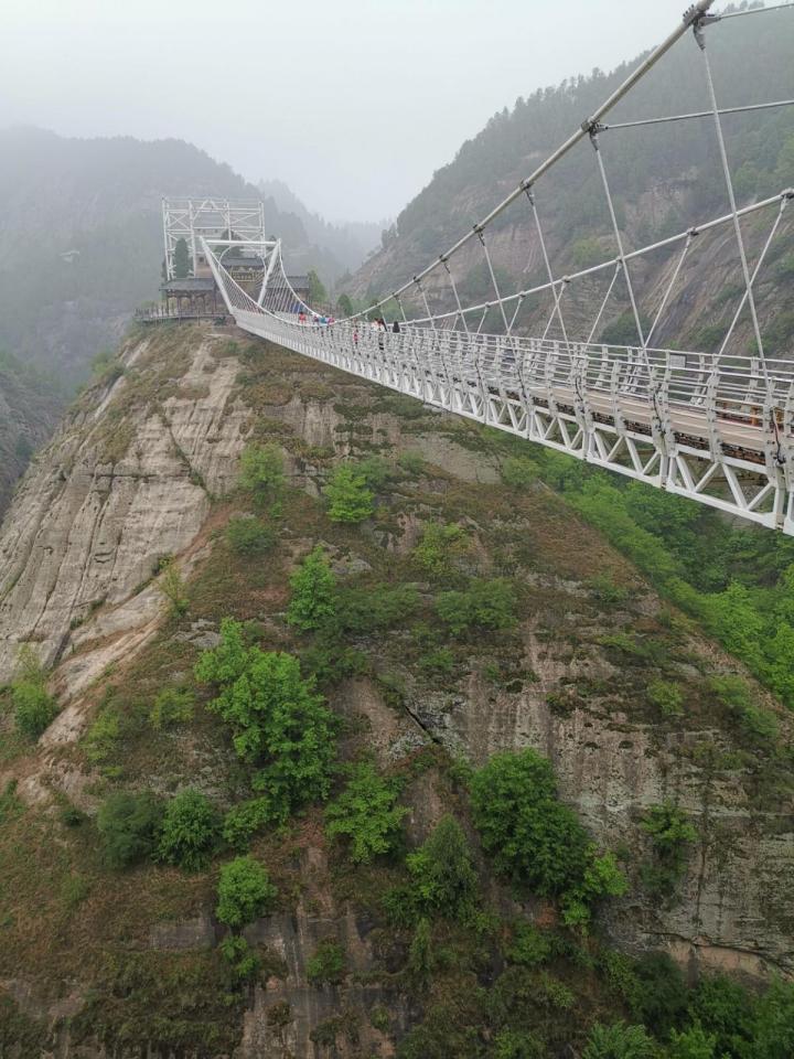 宝鸡九龙山景区的山不高,一般体力都可以轻松走完全程