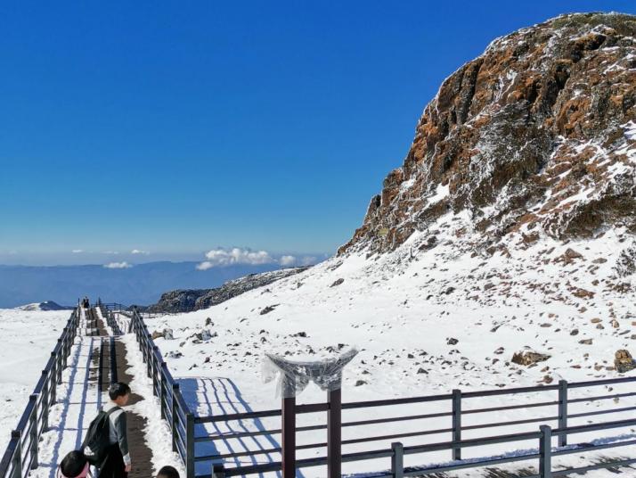 祿勸轎子雪山圖片