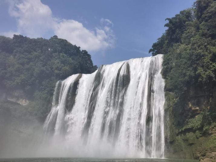 安顺黄果树瀑布好玩吗